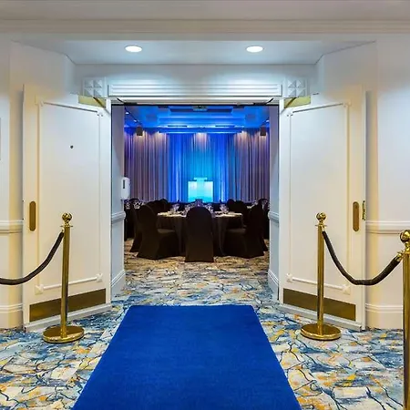 Hotel Grand Chancellor Adelaide 
